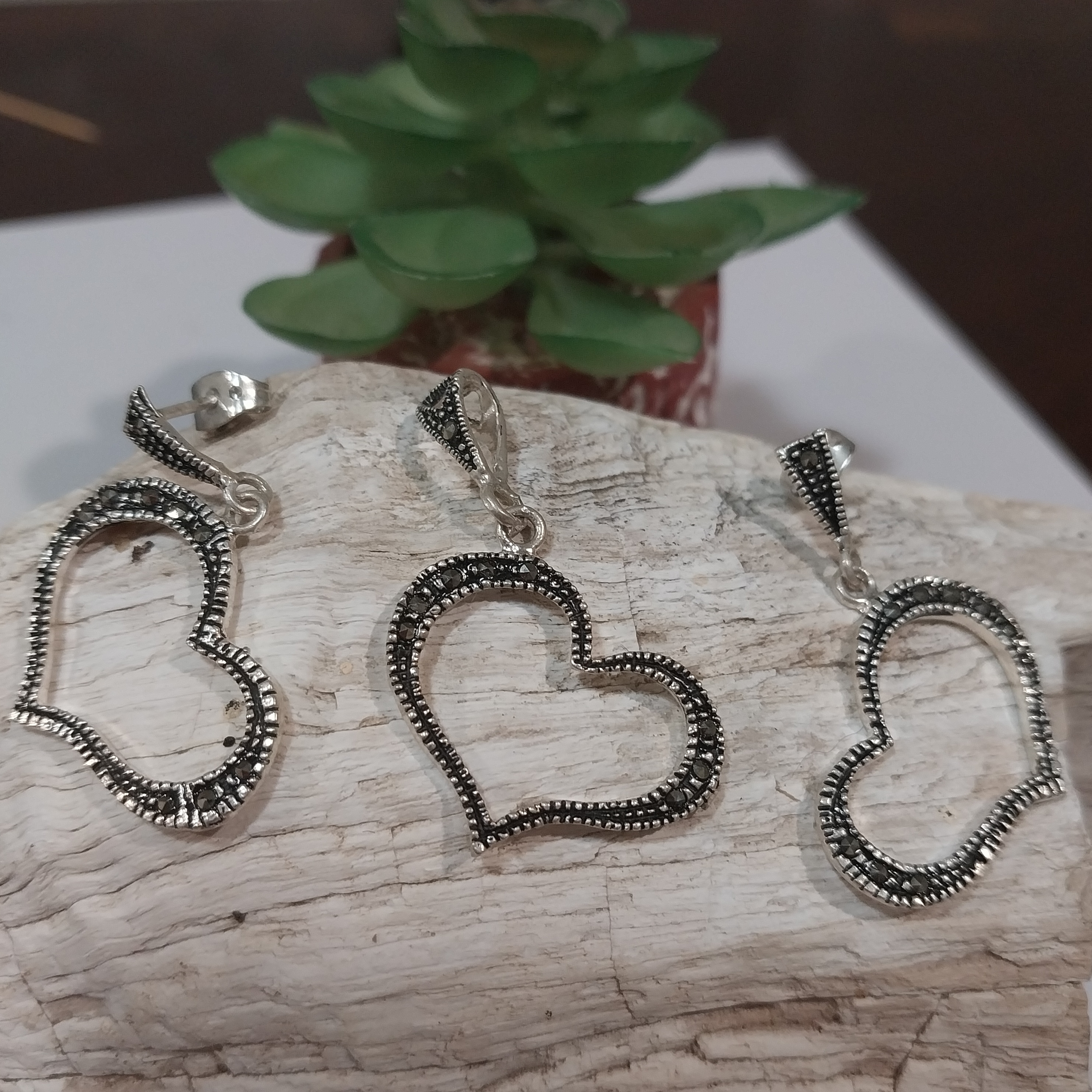 New 925 Silver And Marquesita Earrings And Pendent Set 50$